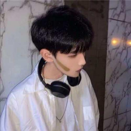 2021男生头像最新高清版