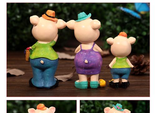 浙江金华w2224 (三个价)708b一家三口萌物小猪 树脂品