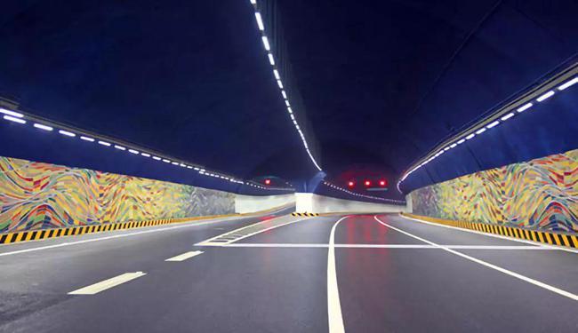 青岛海底隧道上面是海吗