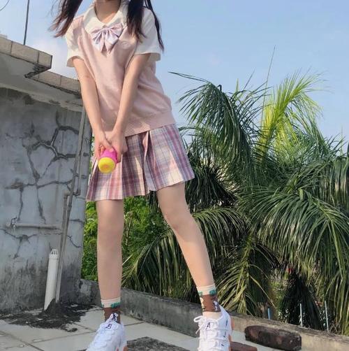 十三岁义乌jk少女竟从楼顶坠落,一个鲜活的生命就这样凋零了