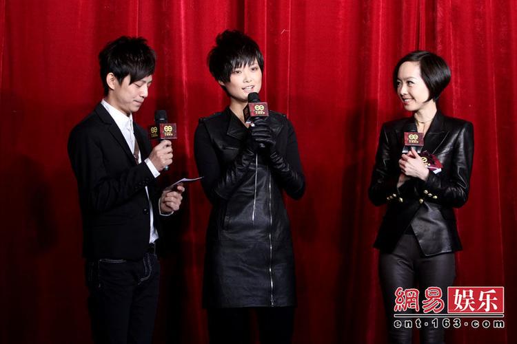 李宇春与主持人何炅陈鲁豫