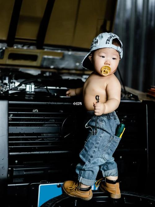 奶帅的硬汉儿童修车写真丨最小修车仔挑战_写真_儿童摄影_酷车小镇