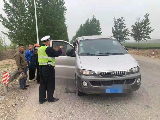 高密交警以"暴风行动"为依托 严厉打击各类交通违法行为