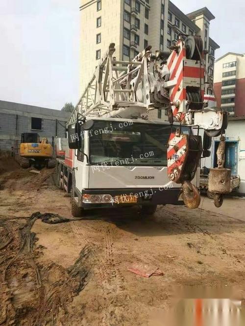 河南平顶山转让2009年中联25吨吊车,中联25吨,25吨吊车,中联25v
