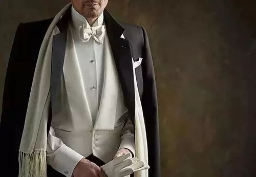 着装礼仪:晚礼服应该怎么穿_燕尾服