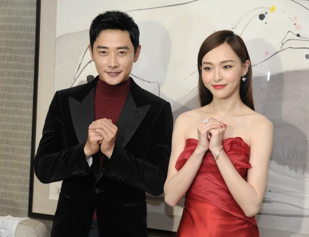 今年不仅请了唐嫣罗晋来虐狗之外, 更是邀请了范冰冰父女,成龙,李晨