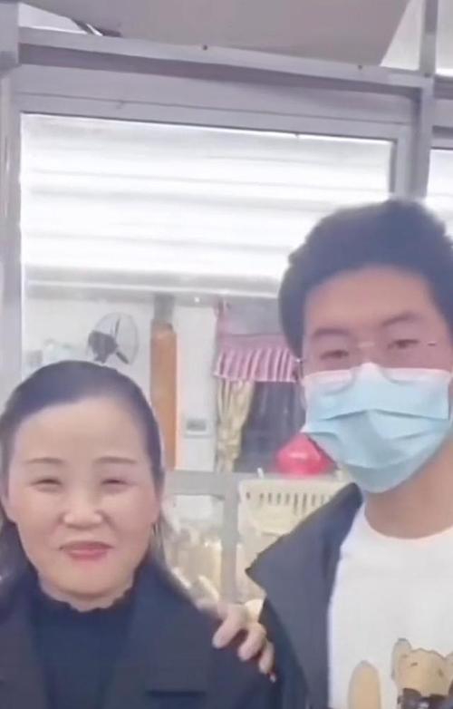 孙卓妈妈带孙卓元旦玩疯了