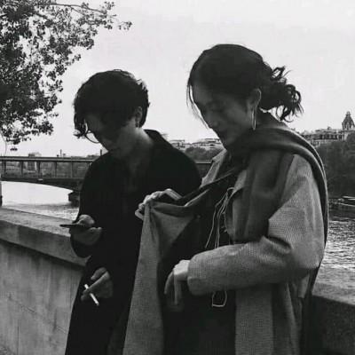 黑白·丧系·情侣头像:我不爱你了,换句话说,我不想委屈自己了