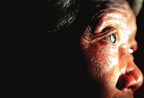 独眼老人的复明求医路