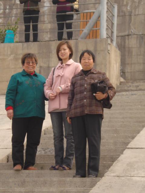 榕桦寺于武安洺湖举行放生法会