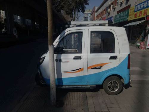 全鹏三轮代步车,高配的,手续齐全