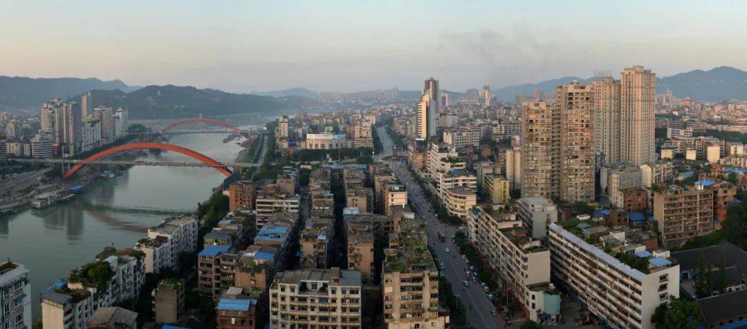 宜宾市翠屏区入选首批试点,意味着宜宾对成渝经济圈的建设,具有十分