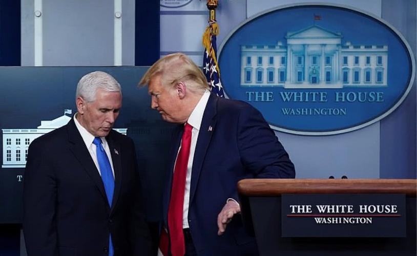 特朗普与彭斯在新冠病毒新闻发布会上