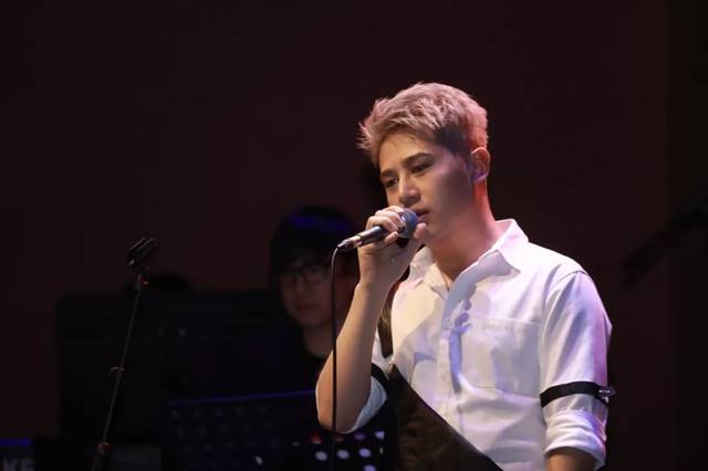 作为968的颜值担当,当之无愧的人气王,dj朗特的演唱备苘期待.