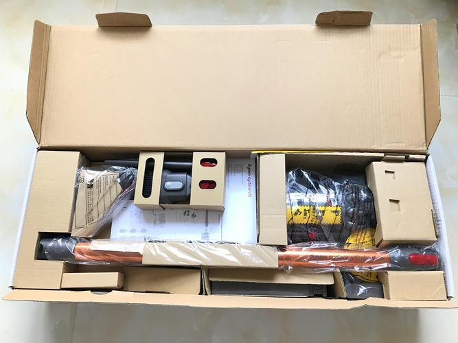 戴森cyclone v10无绳吸尘器——告别线缆束缚 吸力更加强劲