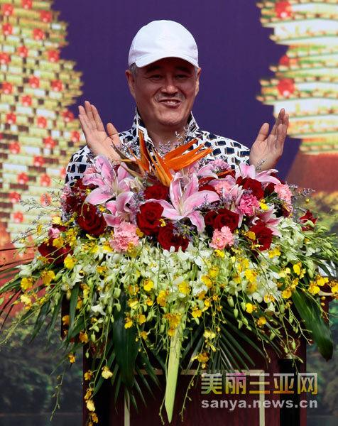 赵本山现身海南 宣布刘老根大舞台进军三亚(图)