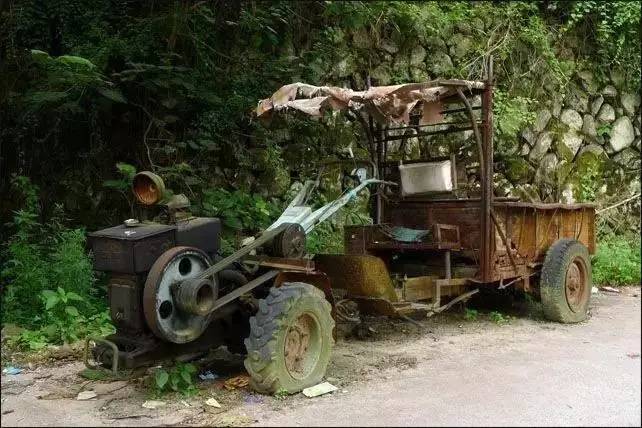 陕搞笑-农村二货开拖拉机