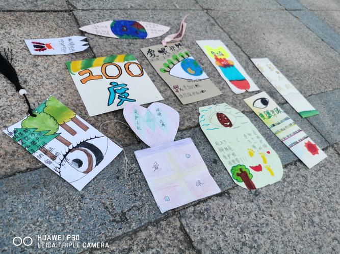 孩子们精心制作的书签