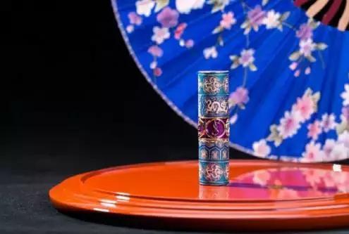 本宝要去给故宫联名ysl娘娘请安了, 娘娘,请收下臣的膝盖!