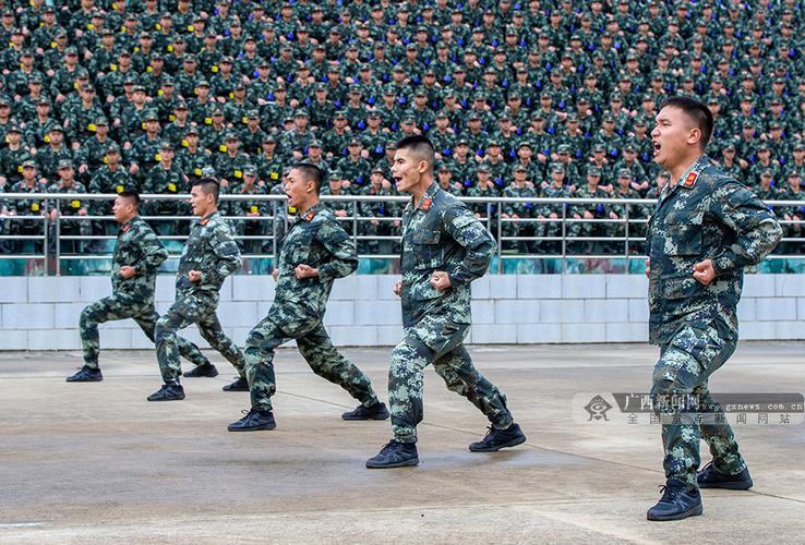 武警广西总队2000余名官兵观摩科目演示图18