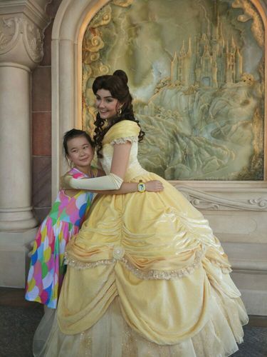 真的感觉和童话里一样一样的,一一告诉我这是"贝儿公主",怎么那么像?