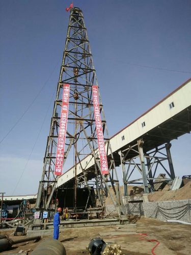 冻结工程处红庆河煤矿地面下料孔工程顺利开工