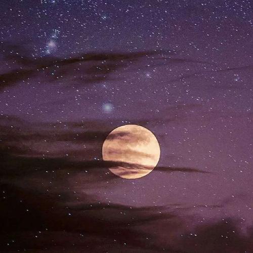 晚上的月亮确实好看