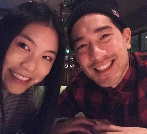 高以翔生前女友bella晒照为高以翔庆祝36岁冥诞