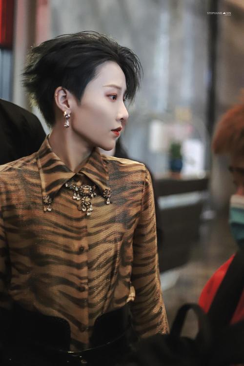 【刘雨昕弹唱】【刘雨昕dior】【刘雨昕封面】【刘.