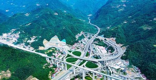 沙市至公安高速公路杨家厂至孟家溪段正式通车