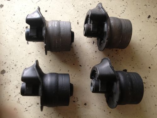 特价天津丰田原厂后桥胶套的详细描述: 特价供应天津一汽丰田花冠原厂