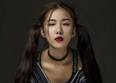 吃饭靠喂,每天花销过万的"巨婴"刘思琦,如今现状怎么样?