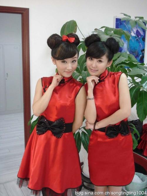 发几张中国娃娃造型的照片(婷美组合)