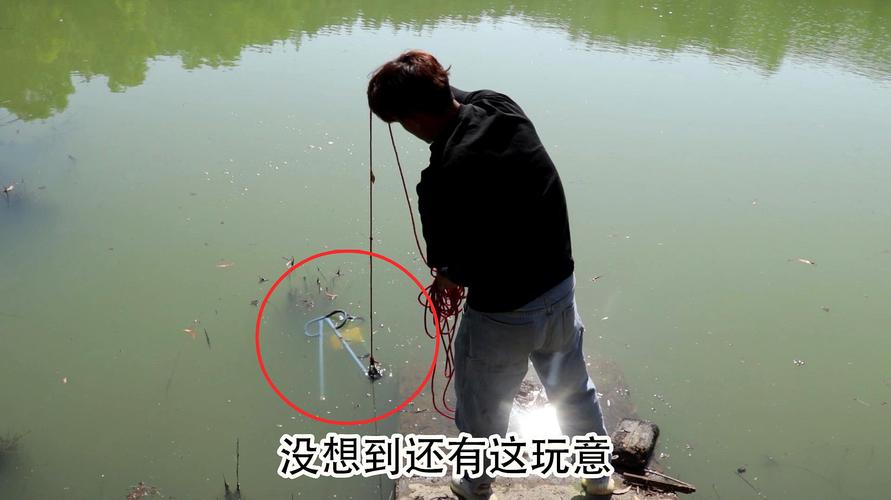 03:46  来源:好看视频-农村小伙用强磁在深水河里打捞,到底捞出什么