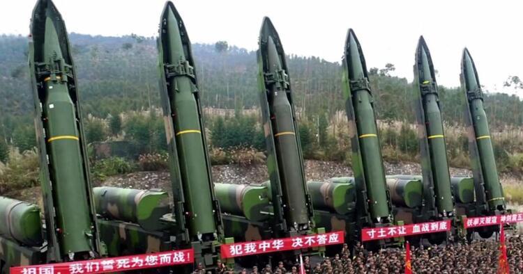 火箭军发射新型导弹美媒射程上千公里装备新弹头