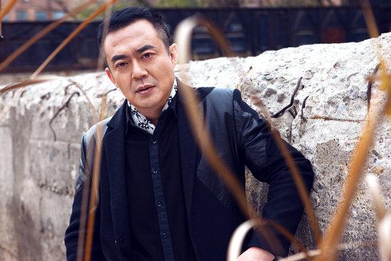 毕业于中央戏剧学院表演系的实力演员麻骏,原名麻维江,自出道以来