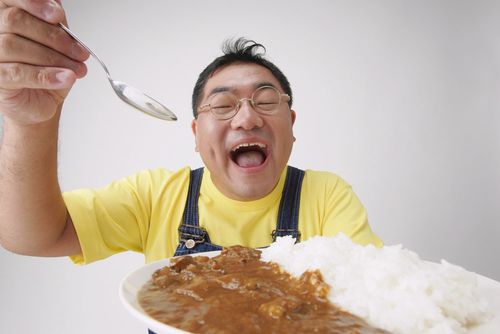 吃饭的男人图片[高清图片,jpg格式]