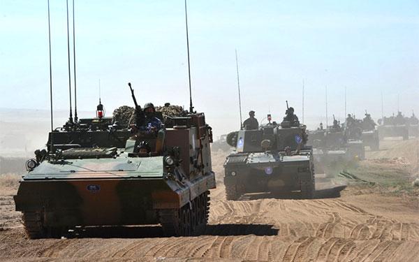 "跨越-2015·朱日和"首场演习之蓝军部队