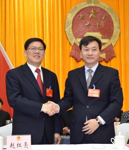 赵红亮当选为县人民政府县长