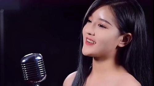 性感女歌手一首dj版《笑起来真好看》,人美歌甜,好听极了