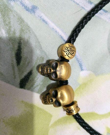 周生生大个骷髅头两个!转运珠两个!