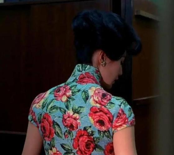 《花样年华》:旗袍掩映下的年华困顿!