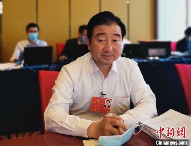 政协委员霍卫平:加强石羊河流域综合治理 阻两大沙漠"合拢"