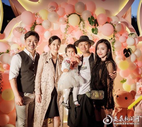 吴樾爱女百日宴胡军赵文卓等圈内好友现身致贺