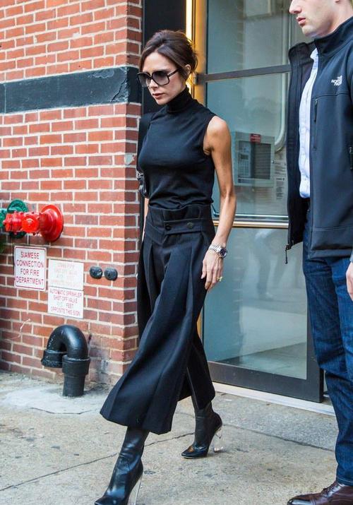 贝嫂太厉害了,身高虽只有163,却总穿出一米八大长腿的