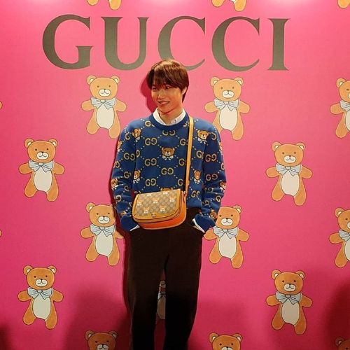 金钟仁亮相古驰穿小熊毛衣软萌边伯贤回归吴世勋电影上映exo雄霸三月