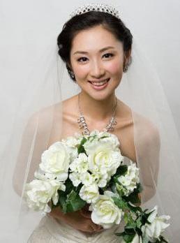 涂黎曼婚纱造型惊艳 《回家的诱惑》再单恋迟帅