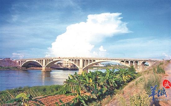 高埗大桥是东莞第一座地方自筹资金和群众集资兴建的公路桥梁(资料图)