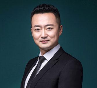 后来我进了电视台,做了跟"艺术"相关的主持工作.