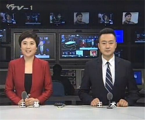 水墨化妆团队为烟台电视台各栏目主持人化妆造型